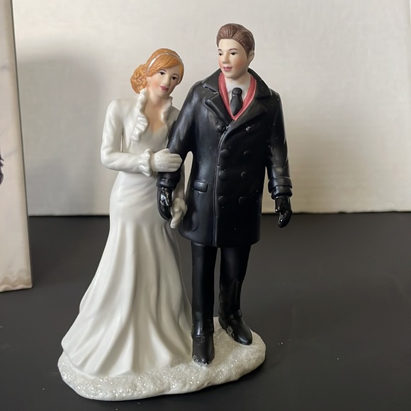 Wedding Cake Topper Winter Wonderland New Weddingstar Figurine Bride Groom - Picture 4 of 9